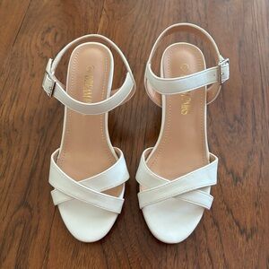Dream Pairs White Chunky Heels - Women’s Size 6